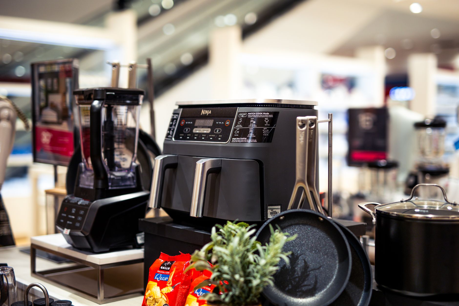 Air fryer expose dans un rayon electromenager