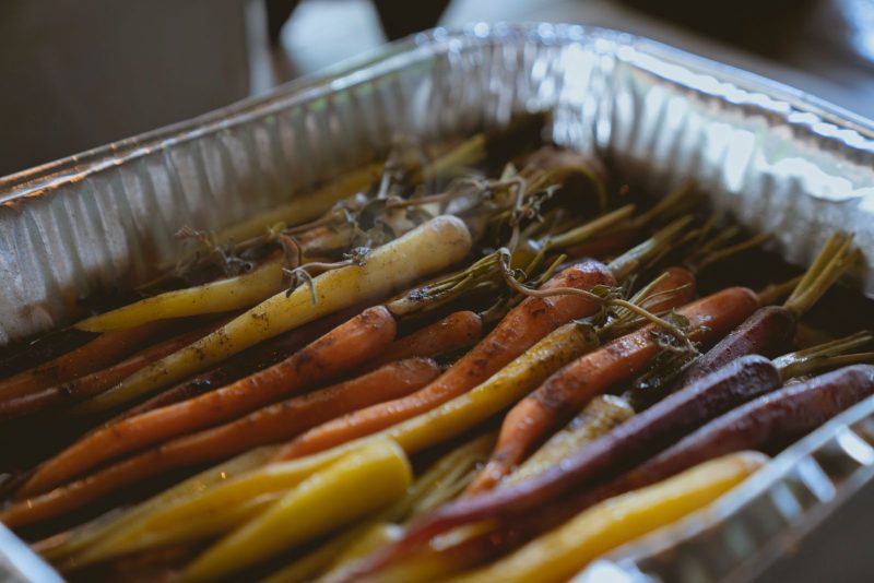 Carottes de couleur rôties au thym